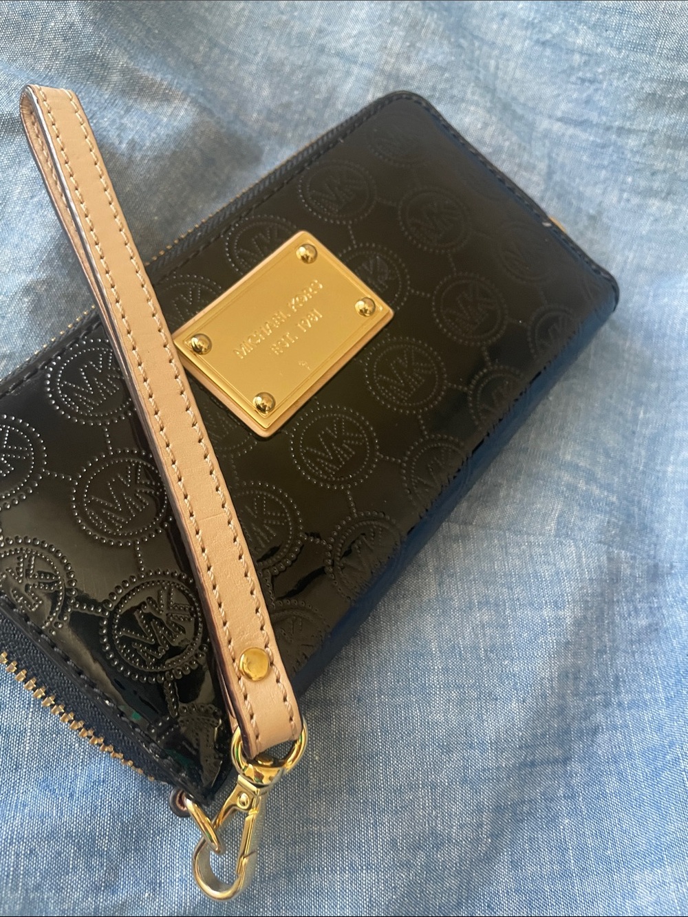 Michael Kors Black Patent Wristlet with Beige Strap & Gold Plate